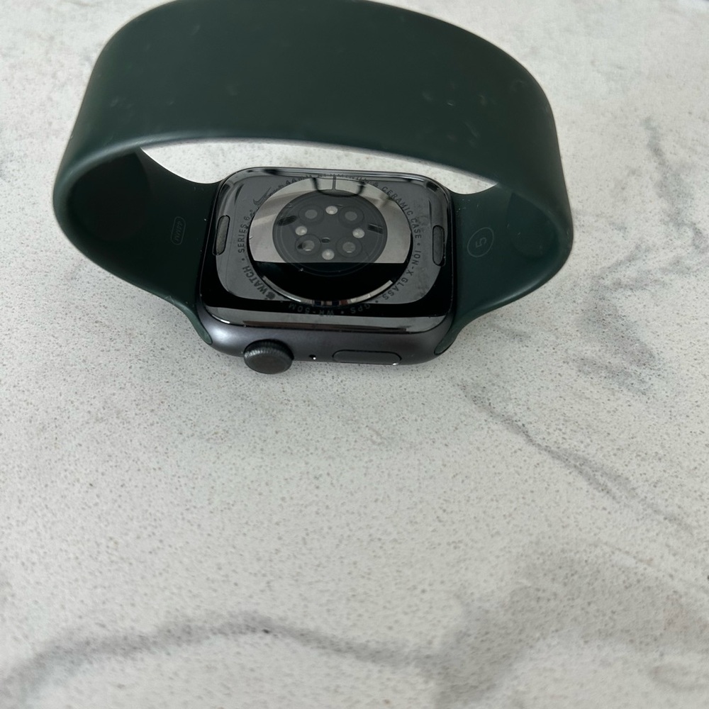 Smartwatch 44mm with Interchangeable Bands - Black and Gray “Brand New”! - Picture 2 of 6